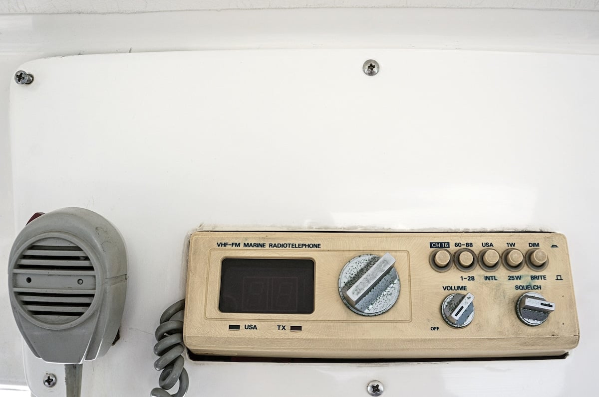 marine radio telephone vhf fm frequency nautical communication technology