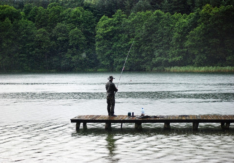 5 Expert Tips For Bass Fishing In The Rain - Overton's