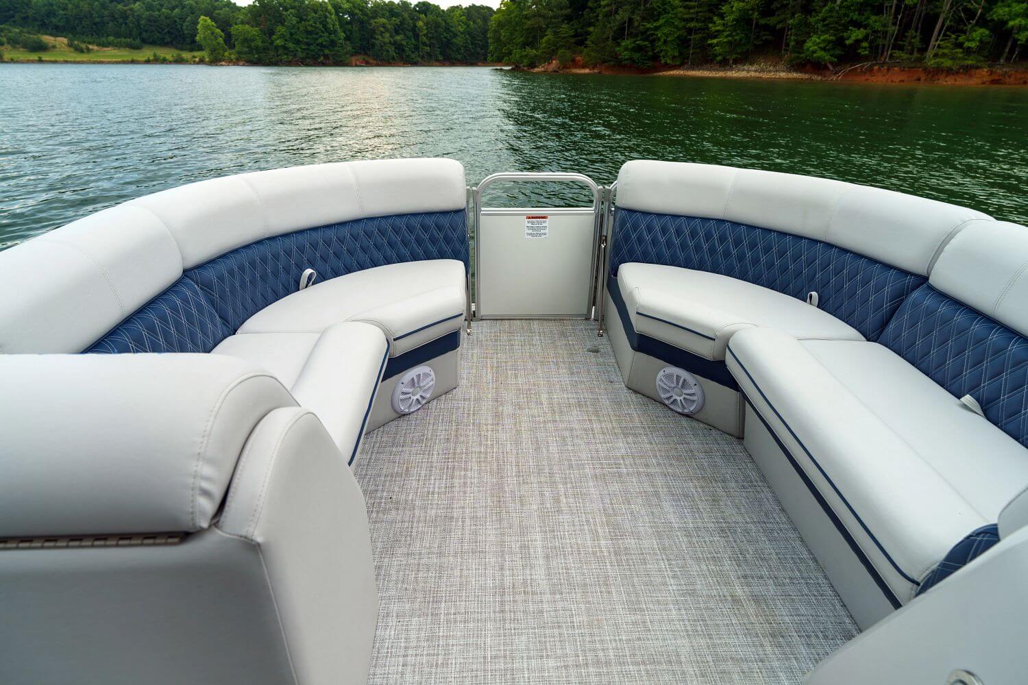 protect-seats-boat-sun-protection-tips-04-2022