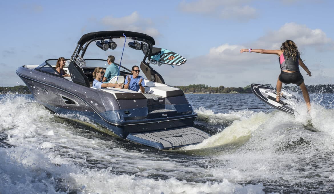 everything-you-need-to-know-about-wakesurfing-for-beginners-1-2023