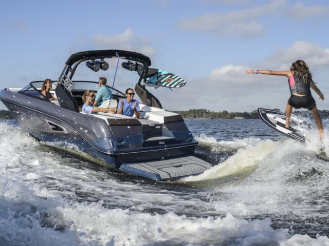 Everything You Need to Know about Wakesurfing for Beginners